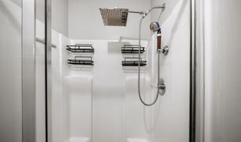 1528 Oakleaf Dr, Auburn, GA 30011