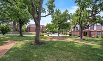 917 Claytonbrook Dr 1, Ballwin, MO 63011