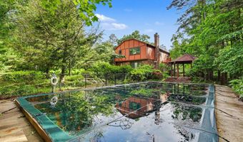 8735 Glen Nevis Rd NE, Ada, MI 49301