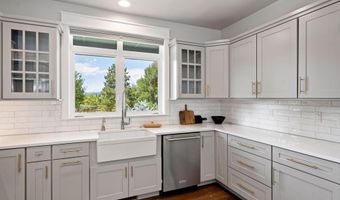 2044 NE Altura Dr, Bend, OR 97701
