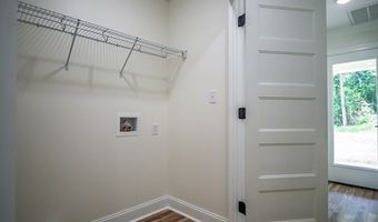 102 Autumwood Cv, Batesville, MS 38606