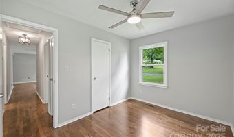 2840 Edsel Pl, Charlotte, NC 28205