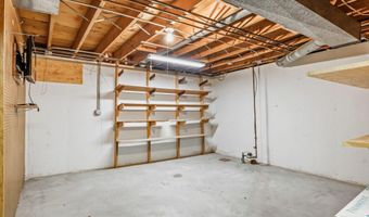 1602 Golden Oak Ln, Madison, WI 53711