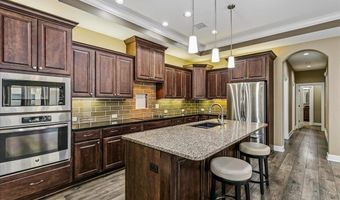 4872 N Prestwick Ave, Bel Aire, KS 67226