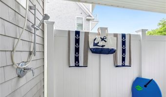 100 Algonquin Rd 13, Narragansett, RI 02882