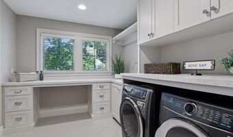 132 Interlachen Rd, Hopkins, MN 55343