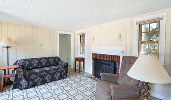 7 Freeman St, Bourne, MA 02532