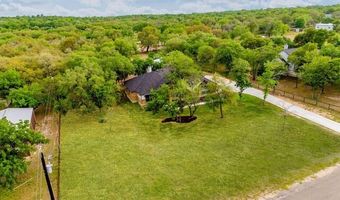 140 Wood Valley Dr, Adkins, TX 78101