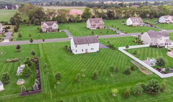 10 Gina Dr, Allentown, NJ 08501