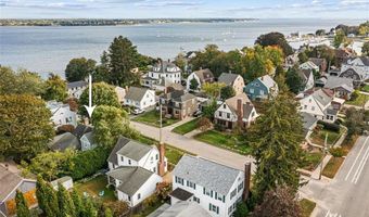 12 Harbour Ter, Cranston, RI 02905