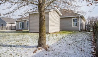 2201 Glen Hollow Dr, Auburn, IN 46706