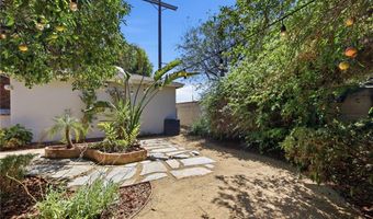 8337 Lennox Ave, Los Angeles, CA 91402