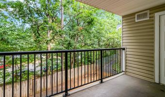 3307 WYNDHAM Cir 2157, Alexandria, VA 22302