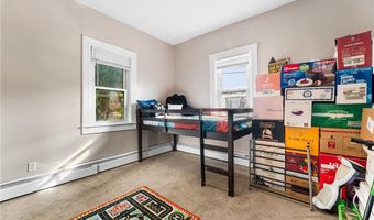 2 Chilton St, Bristol, RI 02809