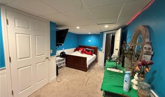 1 Edgewood Ave, Hopkinton, RI 02804