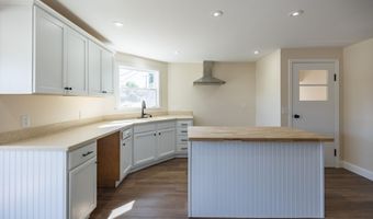 863 Minot Ave, Auburn, ME 04210