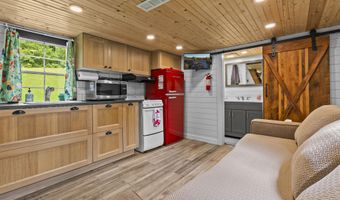 90 Railroad Lock Rd, Beattyville, KY 41311