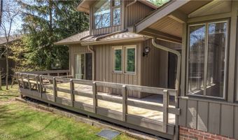 325 Inwood Trl, Aurora, OH 44202