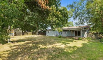 701 Shawnee Dr, Angola, IN 46703