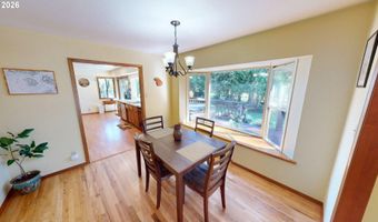 925 7TH St, Brookings, OR 97415