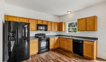 627 Appleseed Dr, Indianapolis, IN 46217