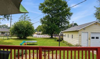 22 N Metcalf Ave, Amboy, IL 61310