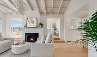 221 Highland Dr, Aptos, CA 95003