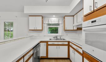 1 E Hayestown Rd 33, Danbury, CT 06811