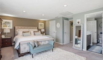 24 Pond Ct 24A, North Providence, RI 02904