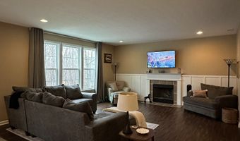 737 Bracknell Dr, Avon, IN 46123