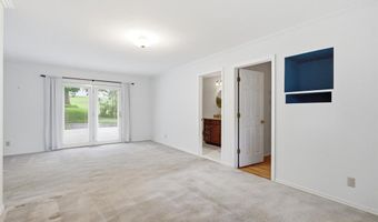 259 White Tree Ln, Ballwin, MO 63011