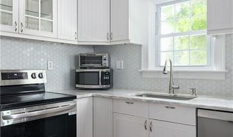 14 Boyden Blvd, East Providence, RI 02915