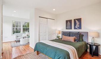 941 N MCKINLEY Rd, Arlington, VA 22205