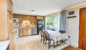 16 Clark Island Rd, Amherst, NH 03031