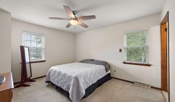 8 SIGNAL HILL Dr, Hockessin, DE 19707