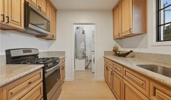 1989 N Lake Ave, Altadena, CA 91001