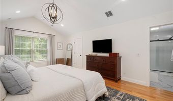 105 Hunting Hill Dr, Cumberland, RI 02864