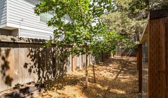 742 SE Sun Ln, Bend, OR 97702