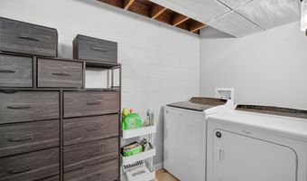808 Tyler St, Polk City, IA 50226