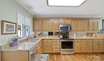 700 Crowfields Ln, Asheville, NC 28803