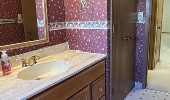 509 N 12th St, Albia, IA 52531