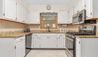 8 BRIGHTWOOD Dr, Hagerstown, MD 21740