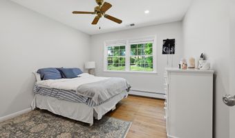 3 Birchcrest Dr, Danbury, CT 06811