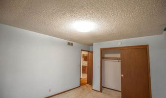 931 E Oak St, Algona, IA 50511