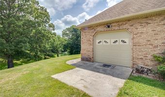 105 Lake Dr, Alton, IL 62002