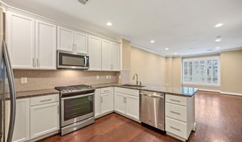 2111 RICHMOND Hwy 101, Alexandria, VA 22301