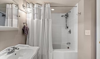 3825 INGOMAR St NW, Washington, DC 20015