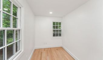 1575 MIDDLE Rd, East Greenwich, RI 02818