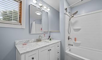 406 234TH St, Aledo, IL 61231