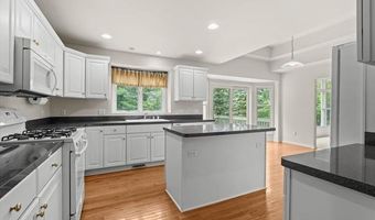 4870 LYTHAM Ln, Ann Arbor, MI 48103